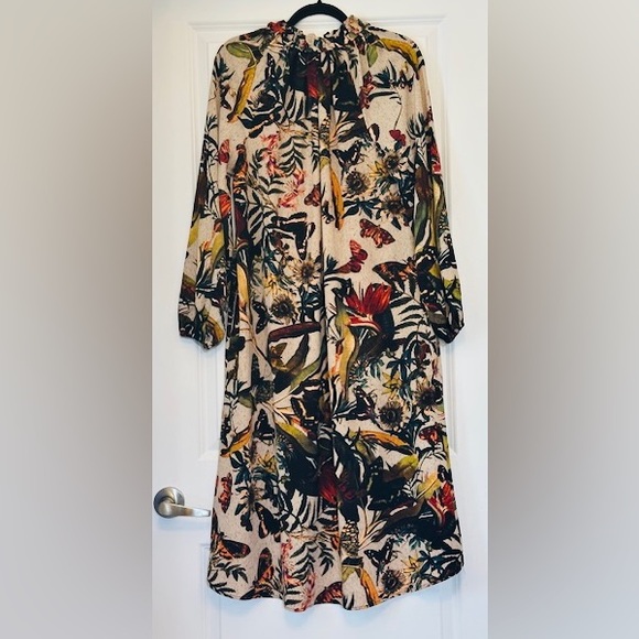 H&M Dress Butterflies Tan Burgundy Orange Floral Ruffled Neck Gathers Sz 8 - Picture 2 of 12